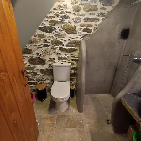 πέτροκτιστο σπίτι. Stone House بيت للعطل