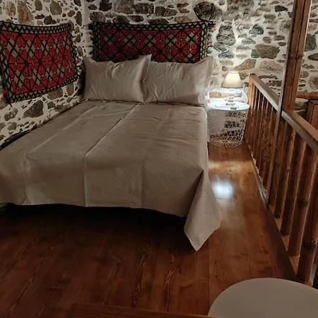 πέτροκτιστο σπίτι. Stone House Caristo