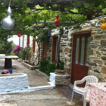 πέτροκτιστο σπίτι. Stone House كاريستوس