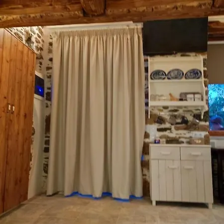 πέτροκτιστο σπίτι. Stone House *