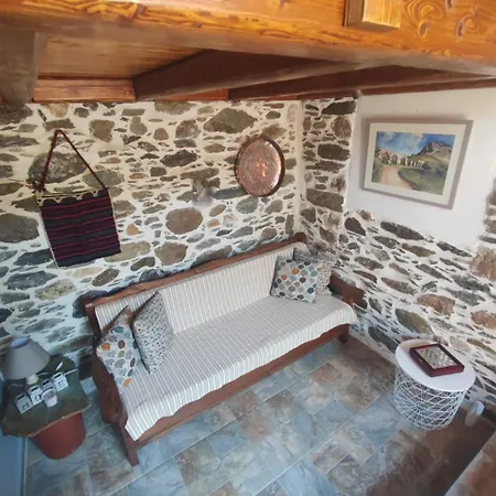 πέτροκτιστο σπίτι. Stone House