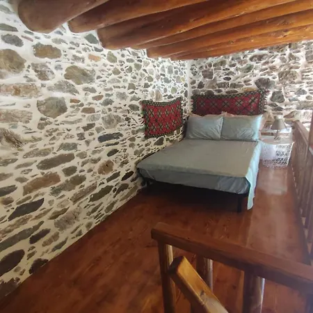 πέτροκτιστο σπίτι. Stone House Сasa de vacaciones Caristo