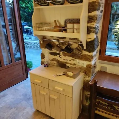 πέτροκτιστο σπίτι. Stone House 度假居 卡利斯托斯