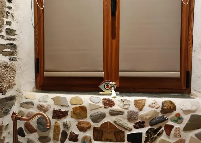 Σπίτι διακοπών πέτροκτιστο σπίτι. Stone House *